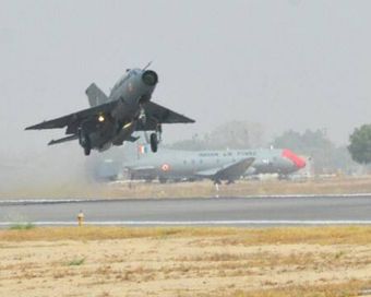 MiG-21 crashes in Rajasthan, pilot safe