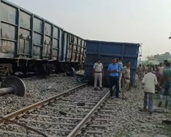 Six wagons of goods train derail near West Bengal