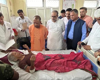 CM Yogi visits Hathras, meets injured persons